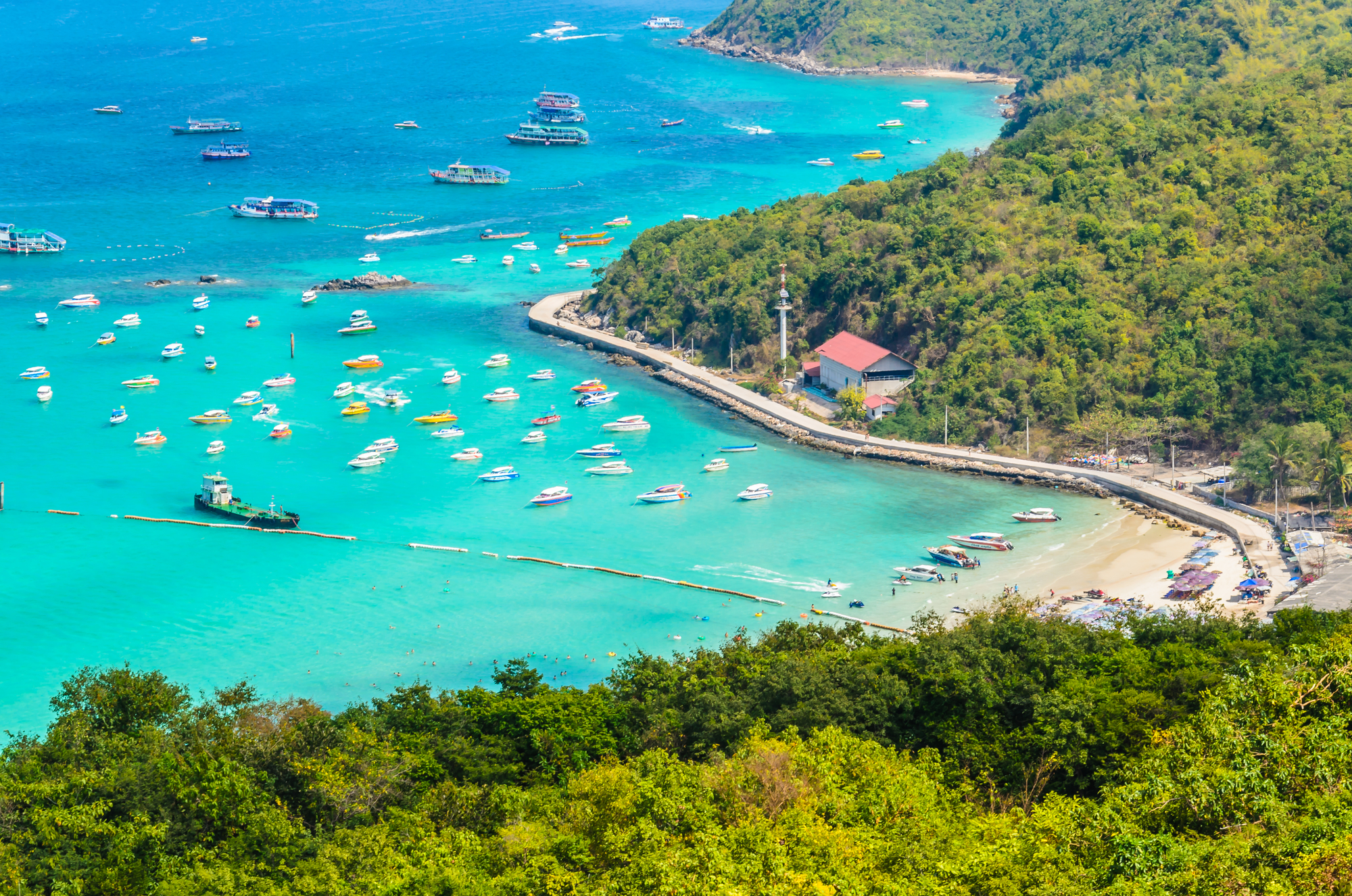 繁华而不失美丽的泰国芭东海滩 游乐项目超出你的想象|芭东海滩|泰国|拖绳_新浪新闻