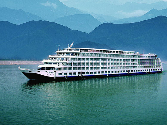 清江画廊旅游：探访神秘自然画卷