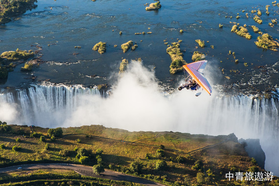 【南部非洲】赞比亚+津巴布韦+博茨瓦纳+纳米比亚四国13天【奥卡万戈三角洲丨乔贝国家公园丨维多利亚大瀑布丨苏丝斯黎红沙漠丨红泥人部落丨鲸湾】