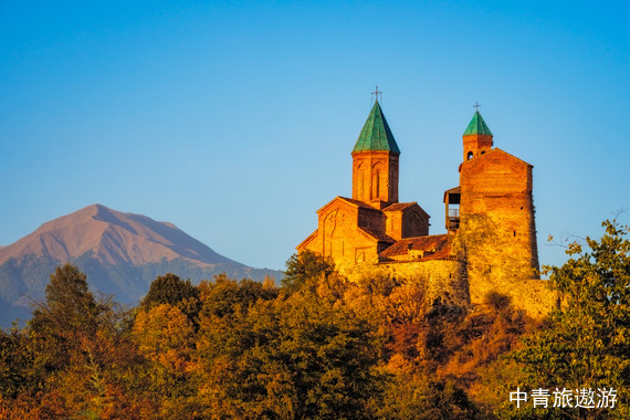 【中东非】阿塞拜疆+亚美尼亚+格鲁吉亚+巴林12日10晚【希尔万沙宫殿|戈布斯坦岩石艺术遗址|姆茨赫塔古城|巴格拉特大教堂】