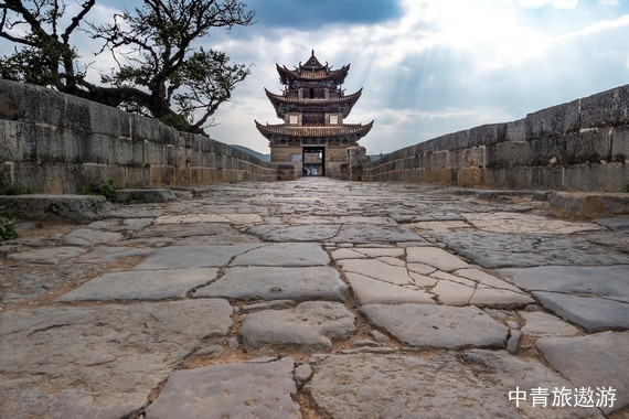 【云南】云南滇东南双飞8日【昆明+戛洒+建水+元阳+蒙自+普者黑+弥勒+玉溪+哀牢山】