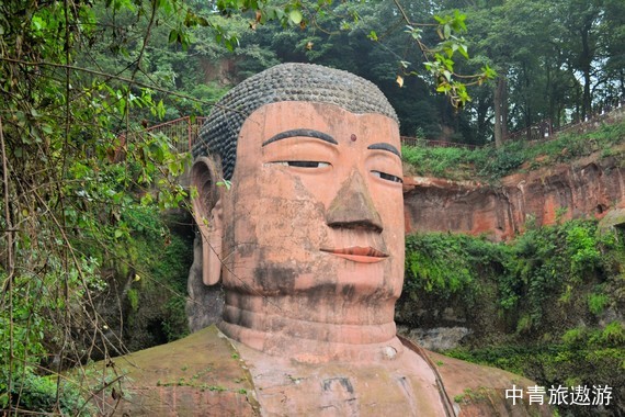 【私家团 巴适川蜀】四川成都+都江堰青城山+乐山峨眉山双飞5日游【2人起发/一家一团//川剧变脸演出/熊猫基地/川菜博物馆/】