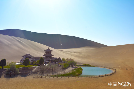 【西北】輕奢甘青?經典環線 8日【蘭州+塔爾寺+青海湖+茶卡+翡翠湖+敦煌莫高窟+鳴沙山+嘉峪關+大地之子+張掖丹霞+祁連草原+門源】