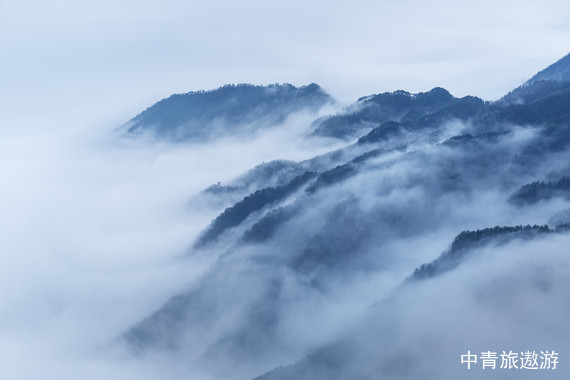 赣鄱文脉--非遗、茶香、瓷韵与山水的漫游7日游【跟随专家探访羽翼秘境；跟随黄梅戏非遗传人学唱；学一道庐山农家菜；手作一壶庐山云雾茶；】