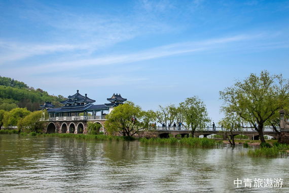 【華東】南京揚(yáng)州無錫蘇州烏鎮(zhèn)杭州嘉興上海雙高5日游【夫子廟商業(yè)街|瘦西湖|黿頭渚|滄浪亭|烏鎮(zhèn)東柵|絲綢博物館|西湖風(fēng)景區(qū)|西塘|外灘】