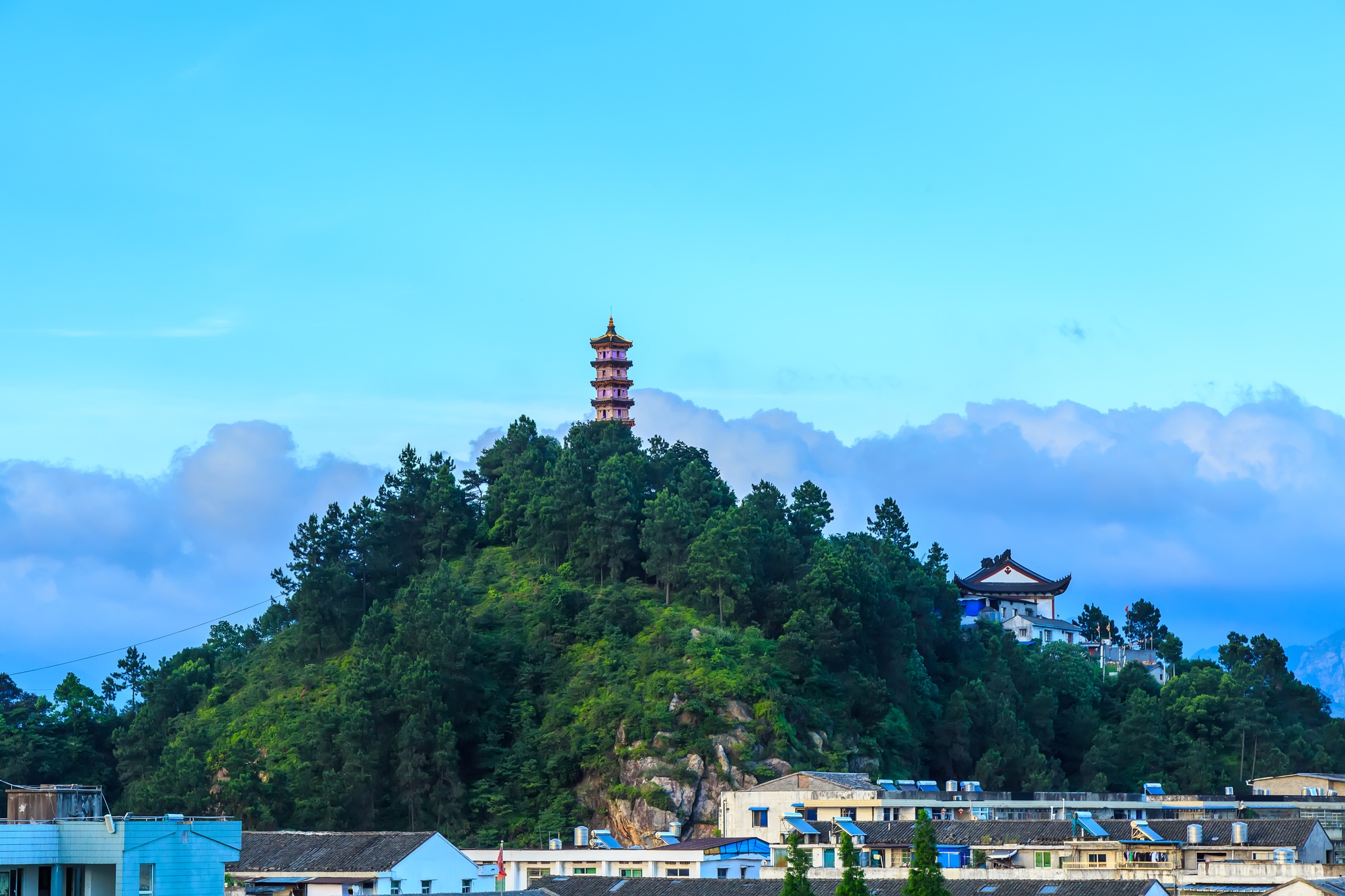 【浙江】溫州+文成+雁蕩山+臺(tái)州+麗水雙飛6日【百丈漈+神仙居+朱潭山+小赤壁+倪翁洞+洞頭島+望海樓】安排2晚三鉆酒店，升級(jí)3晚四鉆酒店。