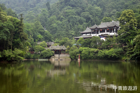 【四川】耀峨樂?品質(zhì)純玩雙飛5日【成都+峨眉半山+金頂+樂山大佛+熊貓基地+三星堆】舒適3鉆酒店+1晚峨眉山半山酒店丨可升級4-5鉆酒店