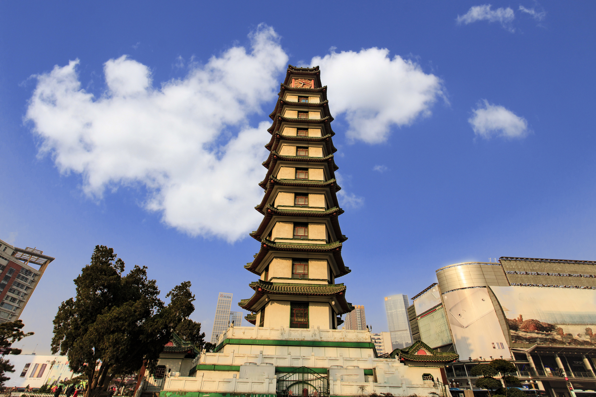 河南雙高5日游【洛陽龍門石窟、白馬寺+開封清明上河園+電影小鎮(zhèn)】鄭州進(jìn)出