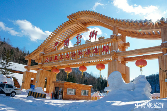 【东北】哈尔滨+亚布力+雪乡+延吉+长白山+长春双高7日【滑雪+冰雪画廊+镜泊湖冬捕+大关东文化园】